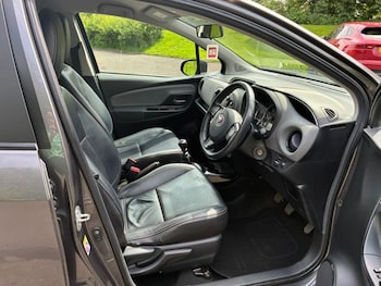 Used Toyota Yaris 2015 for sale - 78839892: Photo