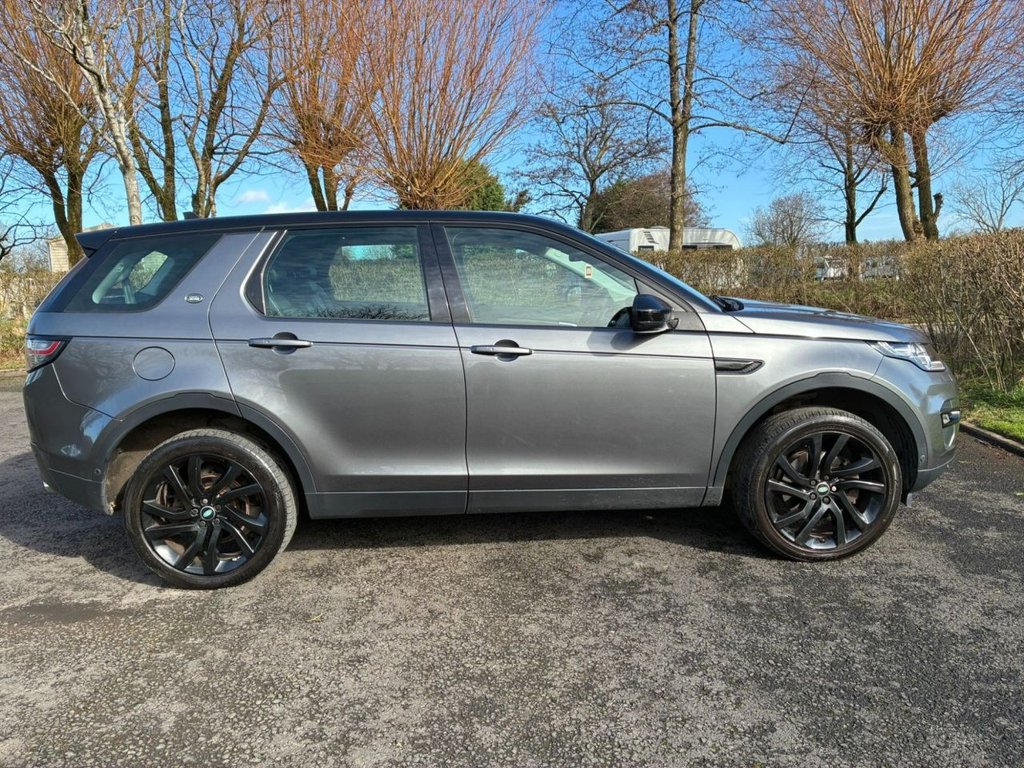 Used Land Rover Discovery Sport 2016 for sale - 77953142: Photo 2