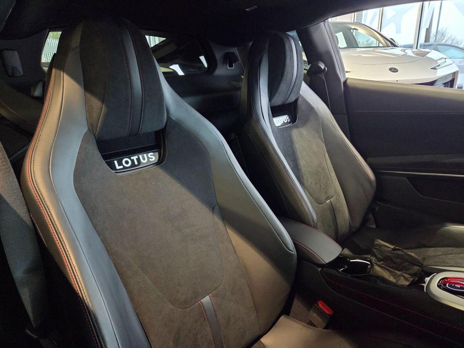 Used Lotus Emira for sale - 78021596: Photo 9
