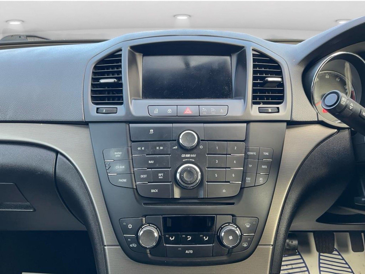 Used Vauxhall Insignia 2010 for sale - 76186893: Photo 32