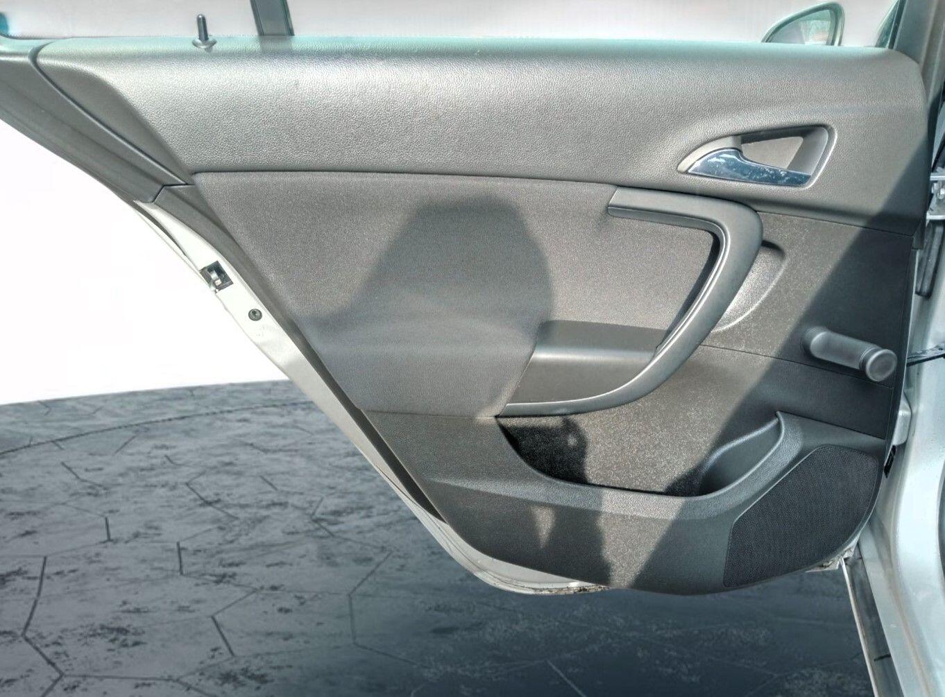 Used Vauxhall Insignia 2010 for sale - 76186893: Photo 37