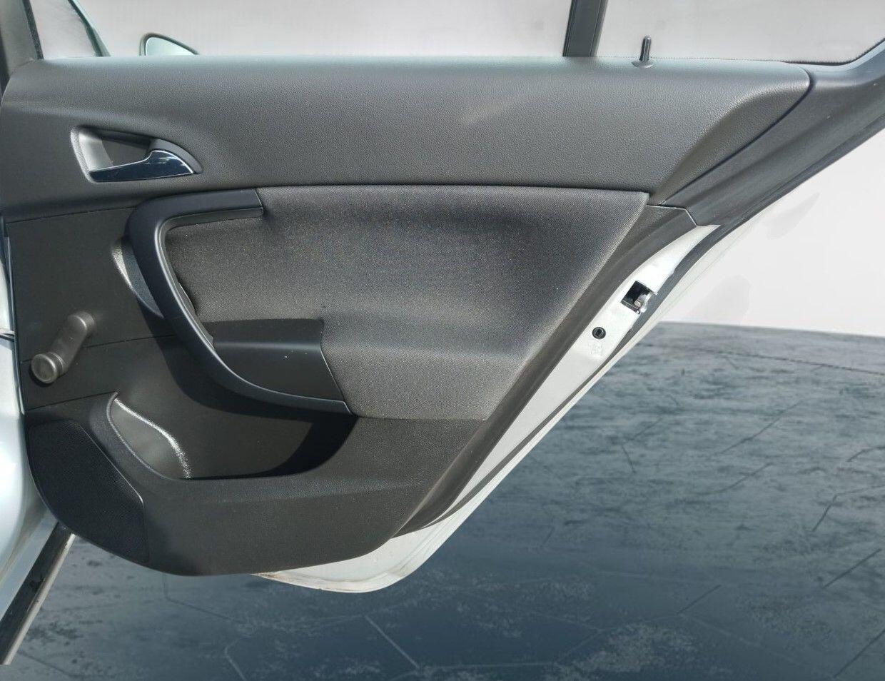 Used Vauxhall Insignia 2010 for sale - 76186893: Photo 38