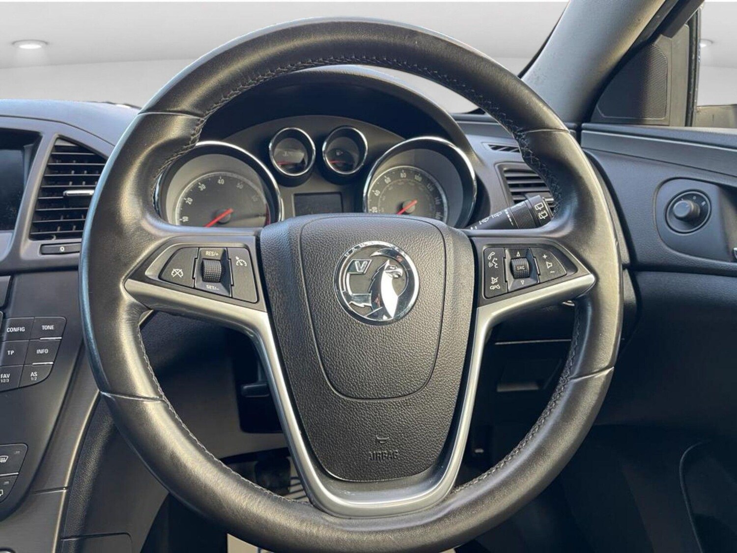 Used Vauxhall Insignia 2010 for sale - 76186893: Photo 40