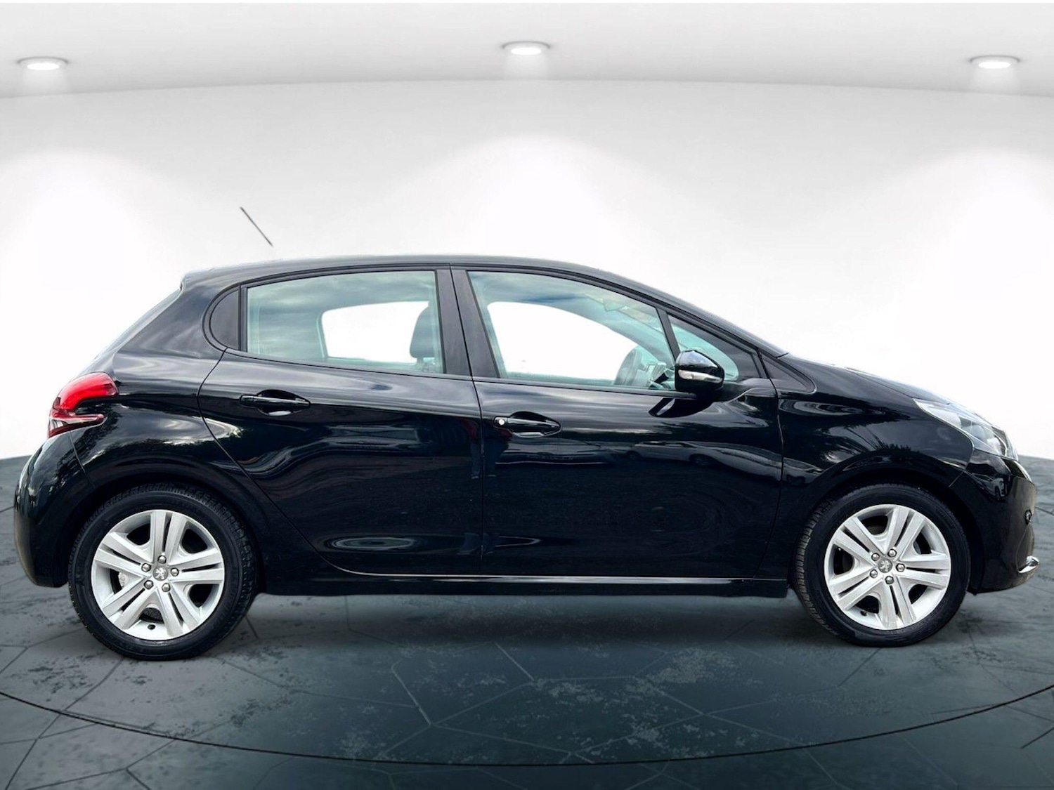 Used Peugeot 208 2019 for sale - 76625710: Photo 3