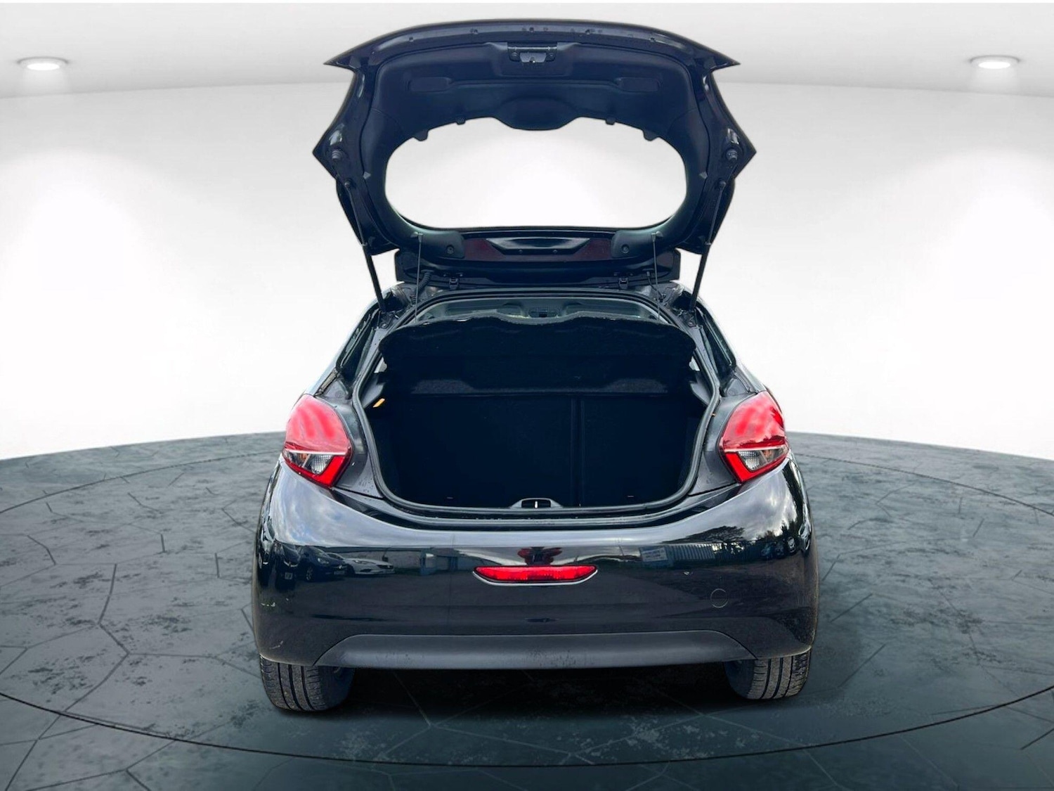 Used Peugeot 208 2019 for sale - 76625710: Photo 39