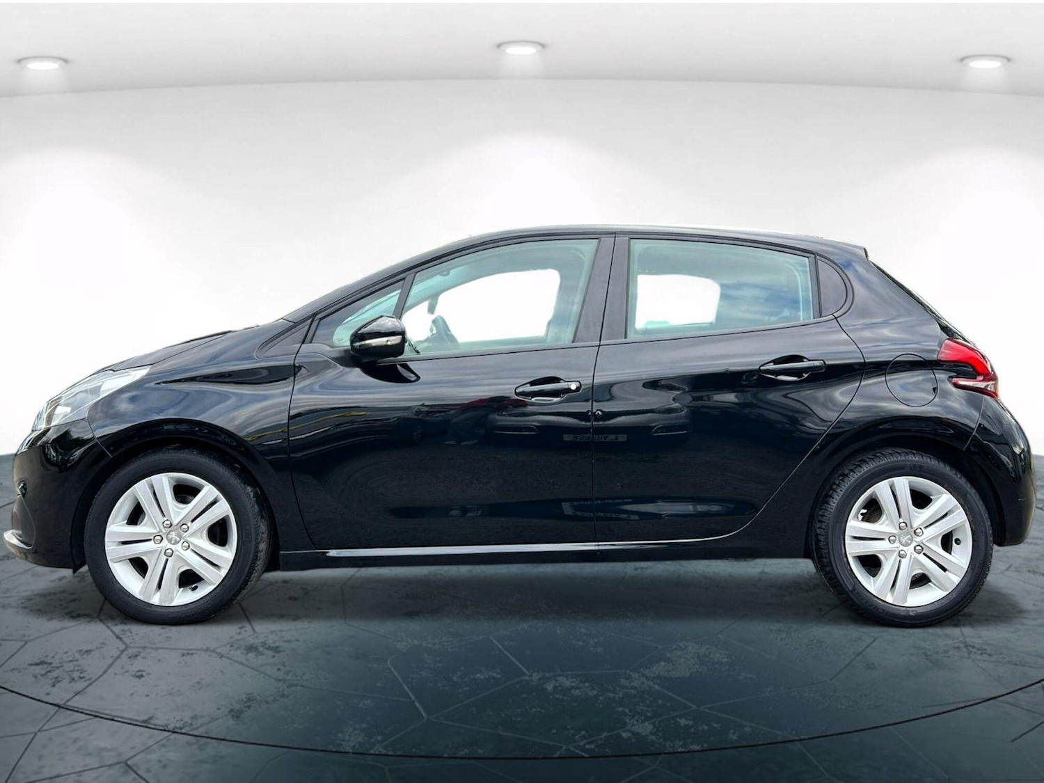 Used Peugeot 208 2019 for sale - 76625710: Photo 8
