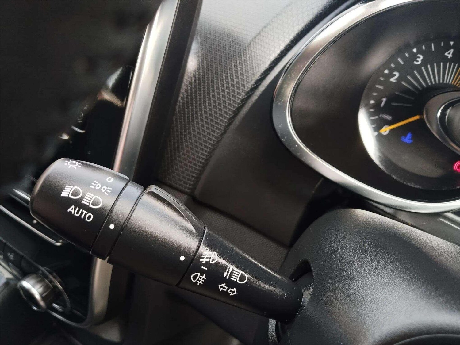 Used Renault Clio 2015 for sale - 76186984: Photo 26