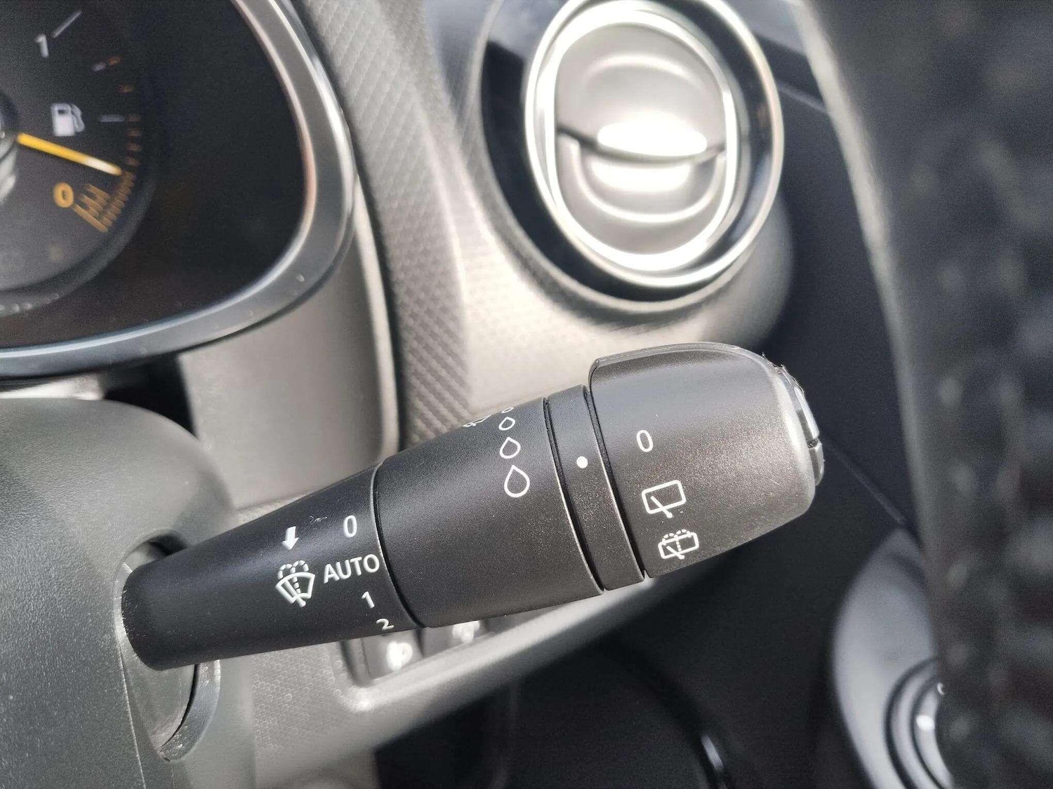 Used Renault Clio 2015 for sale - 76186984: Photo 27