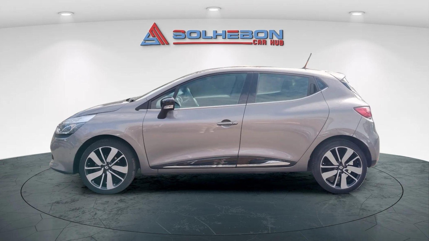 Used Renault Clio 2015 for sale - 76186984: Photo 9