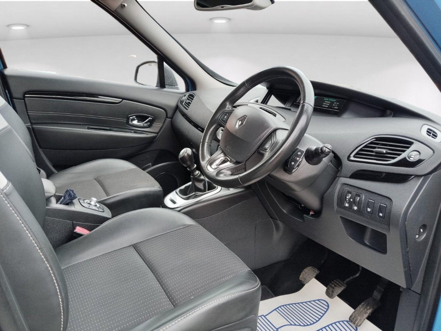 Used Renault Grand Scenic 2015 for sale - 76186883: Photo 14