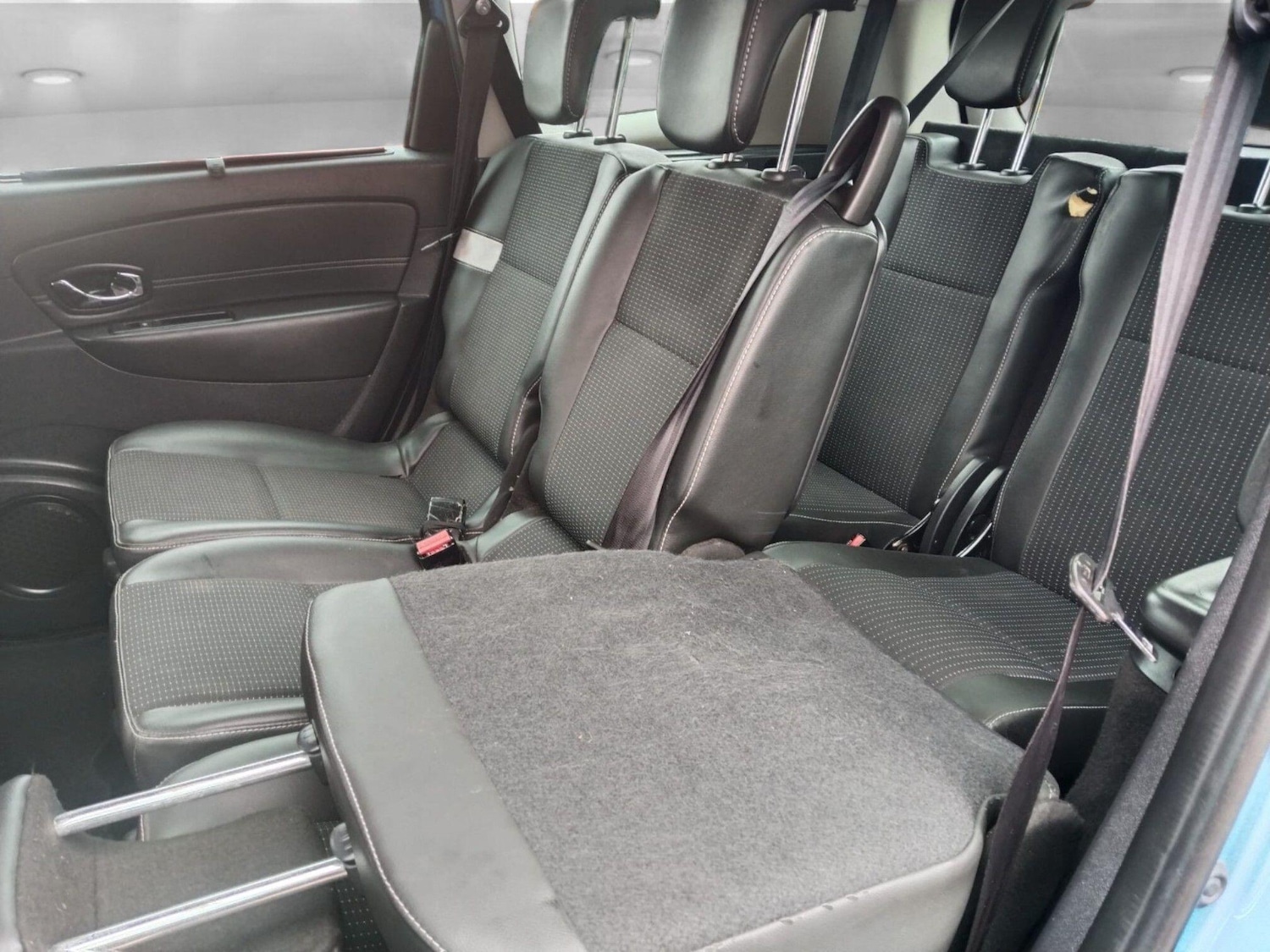 Used Renault Grand Scenic 2015 for sale - 76186883: Photo 18