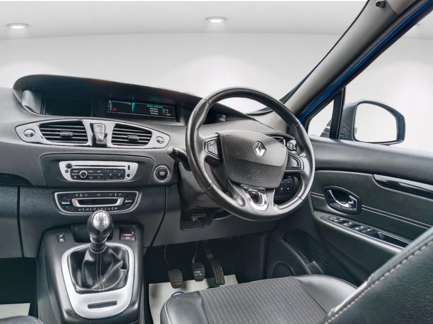 Used Renault Grand Scenic 2015 for sale - 76186883: Photo 23