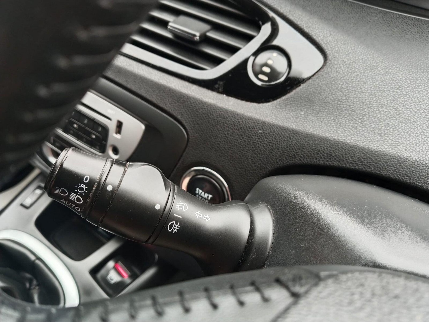 Used Renault Grand Scenic 2015 for sale - 76186883: Photo 28