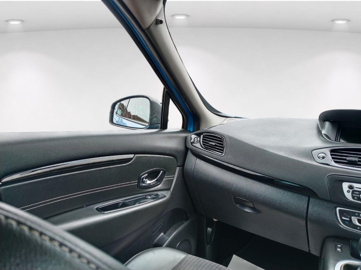 Used Renault Grand Scenic 2015 for sale - 76186883: Photo 34