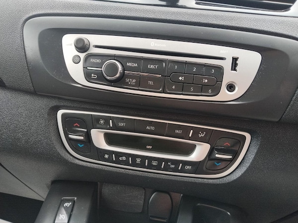 Used Renault Grand Scenic 2015 for sale - 76186883: Photo 37