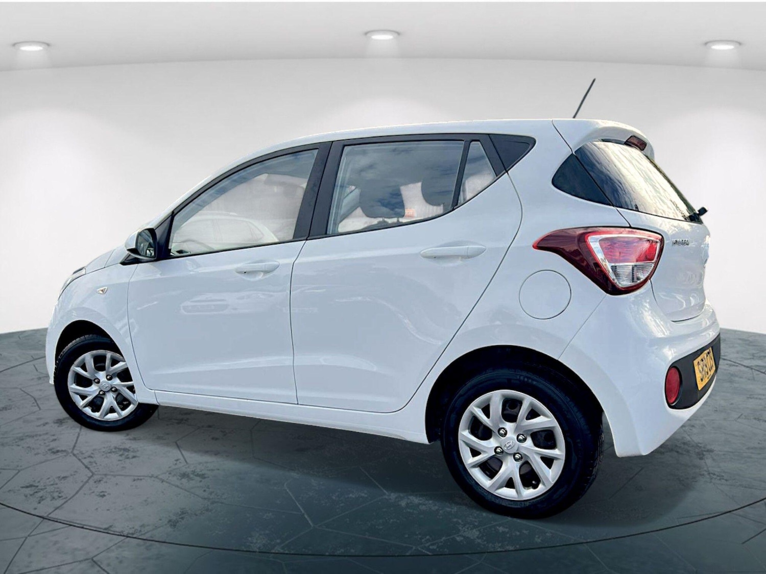 Used Hyundai i10 2019 for sale - 76328863: Photo 7