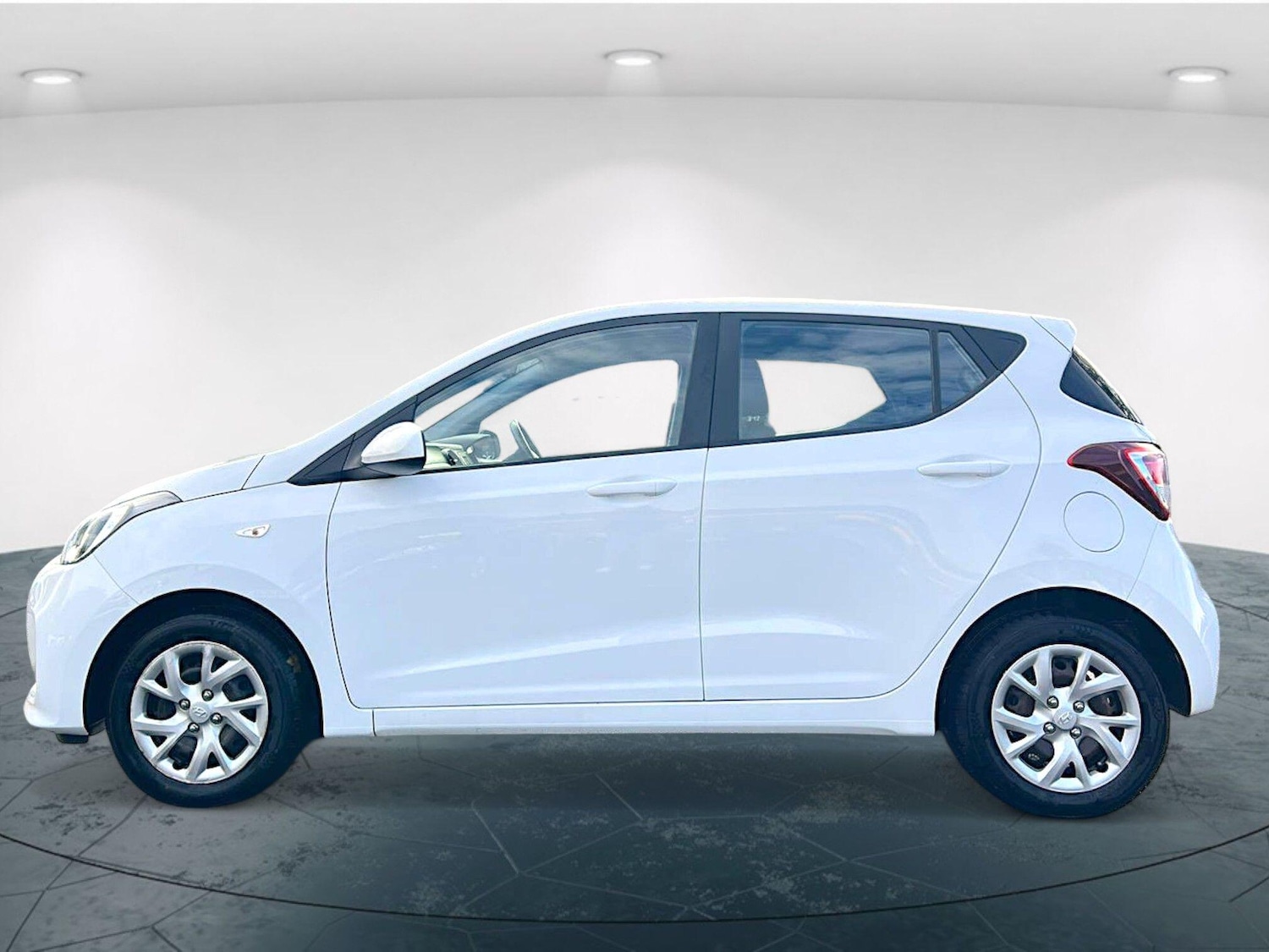 Used Hyundai i10 2019 for sale - 76328863: Photo 8