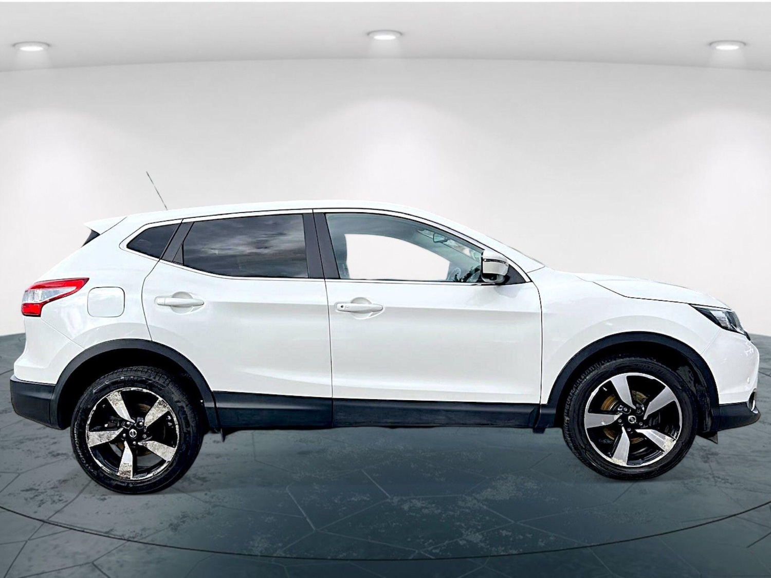 Used Nissan Qashqai 2015 for sale - 76364381: Photo 3
