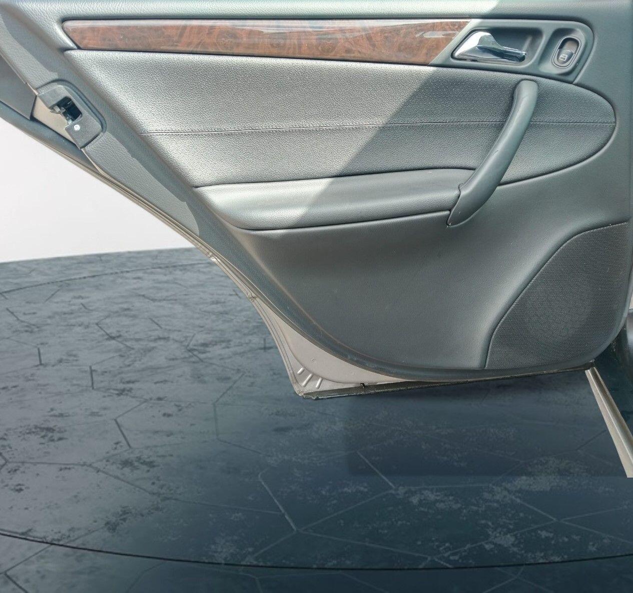 Used Mercedes-Benz C Class 2007 for sale - 76641598: Photo 45