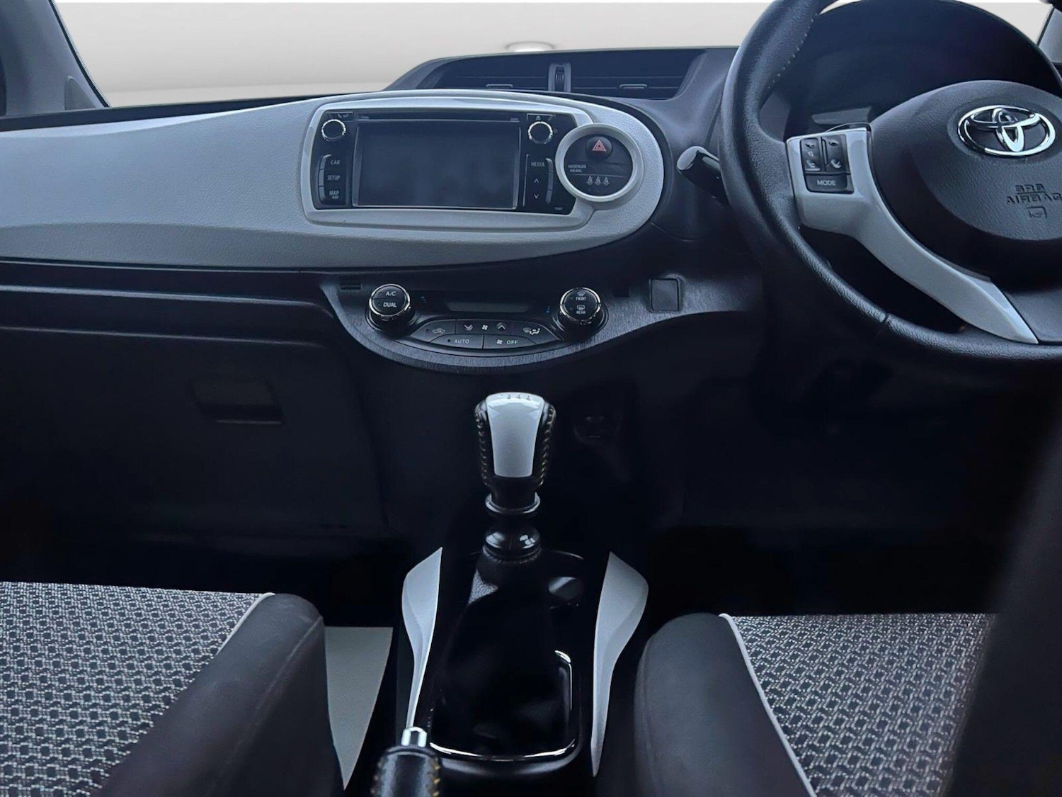 Used Toyota Yaris 2014 for sale - 76641593: Photo 21