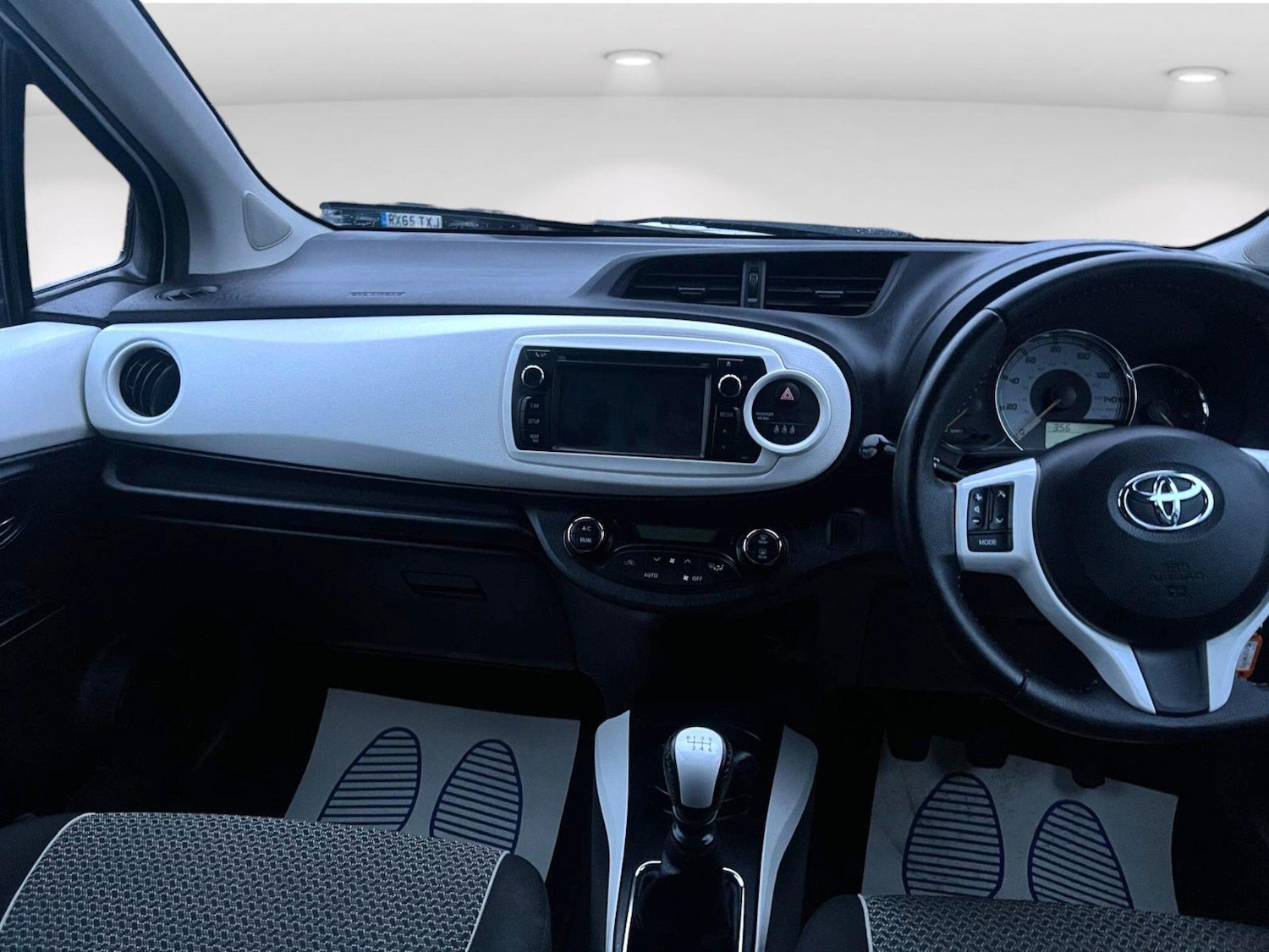 Used Toyota Yaris 2014 for sale - 76641593: Photo 22