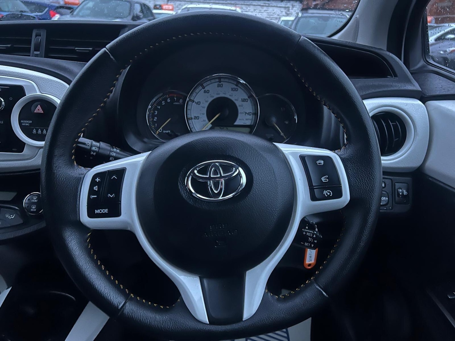 Used Toyota Yaris 2014 for sale - 76641593: Photo 24