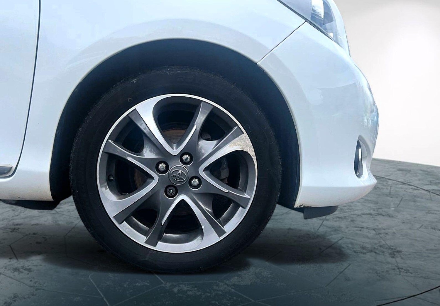 Used Toyota Yaris 2014 for sale - 76641593: Photo 37