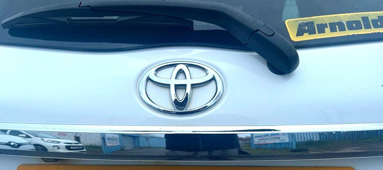 Used Toyota Yaris 2014 for sale - 76641593: Photo 47