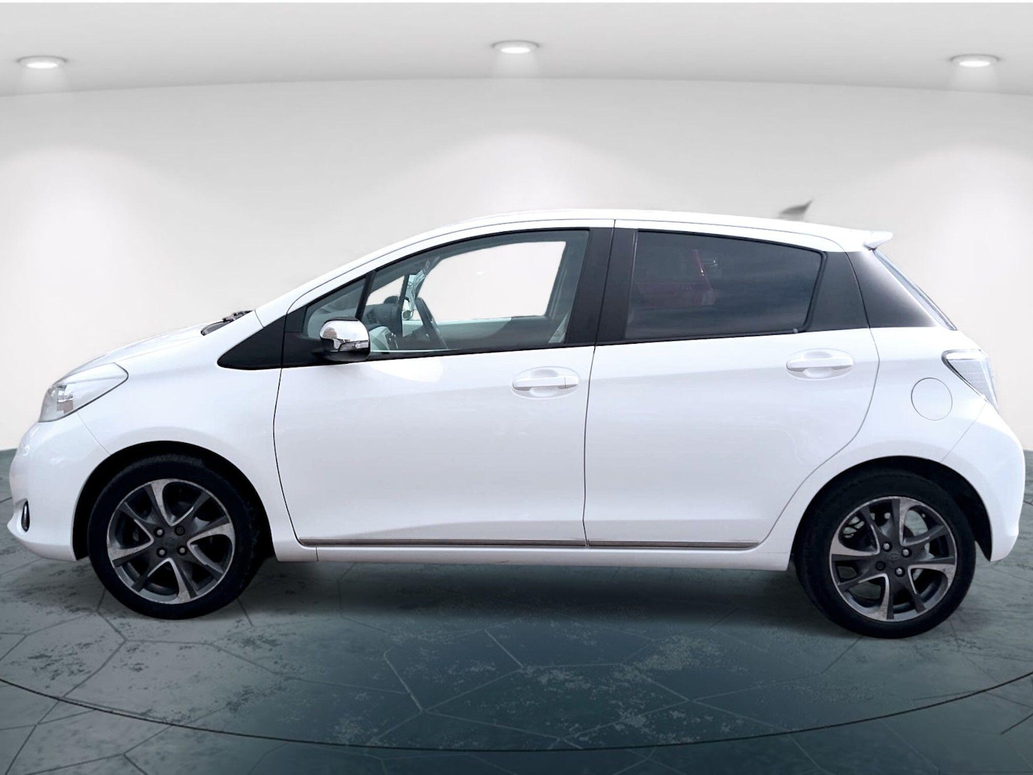 Used Toyota Yaris 2014 for sale - 76641593: Photo 8