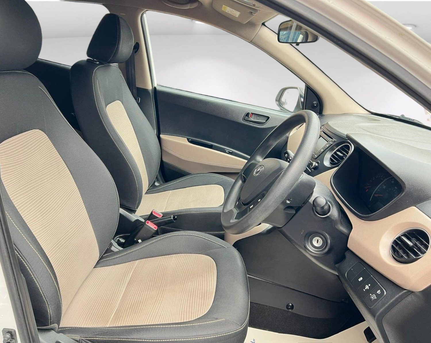 Used Hyundai i10 2016 for sale - 76520166: Photo 13