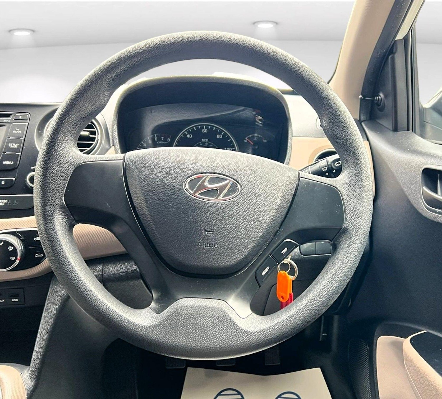 Used Hyundai i10 2016 for sale - 76520166: Photo 24