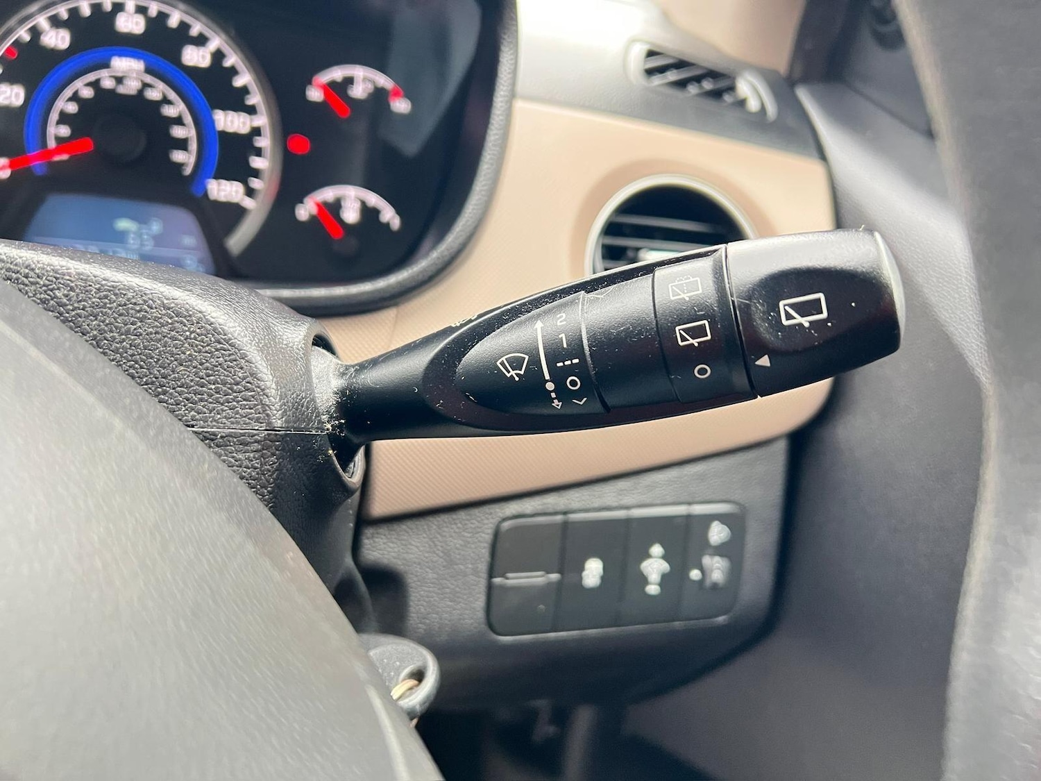 Used Hyundai i10 2016 for sale - 76520166: Photo 29