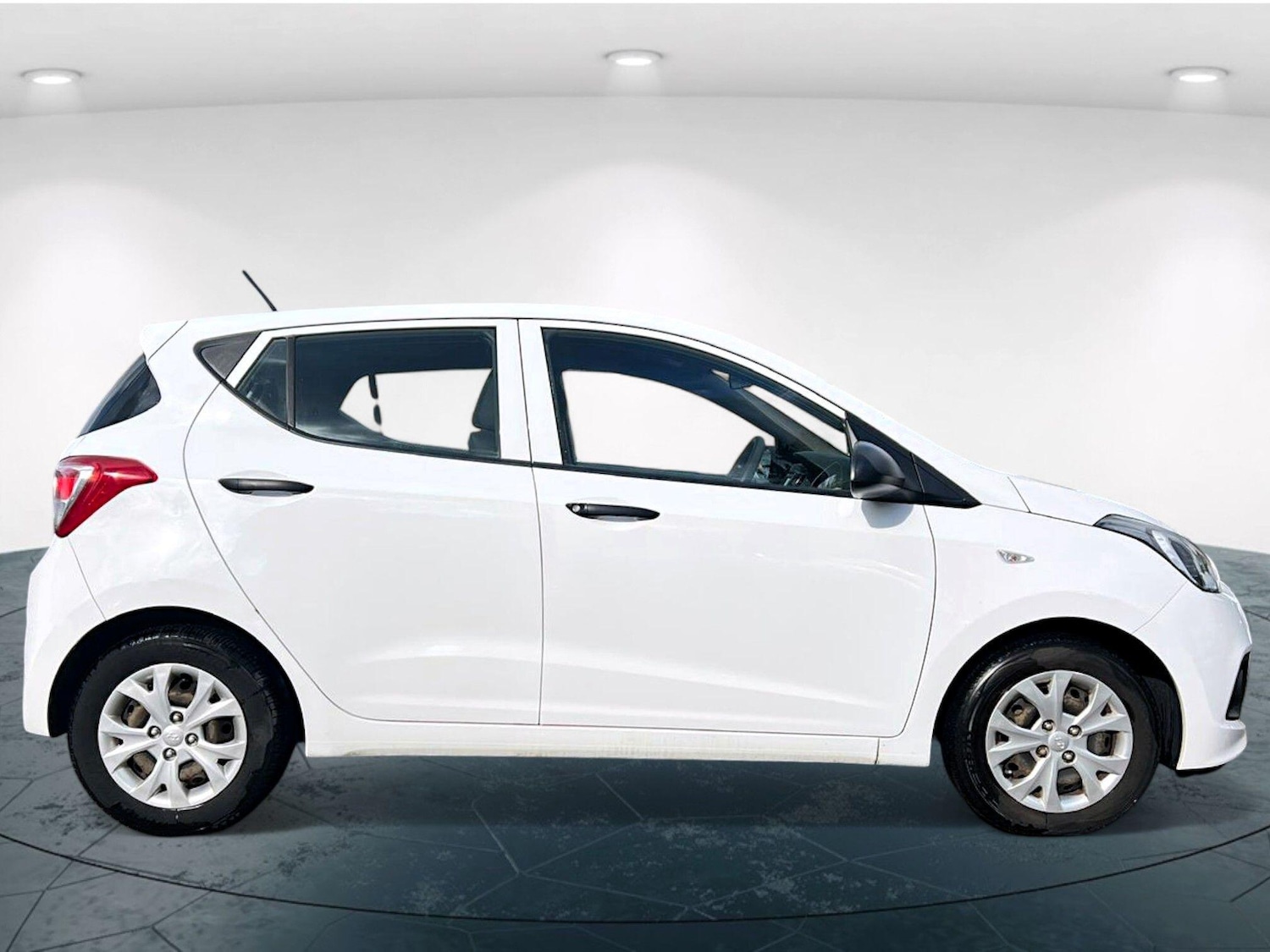 Used Hyundai i10 2016 for sale - 76520166: Photo 3