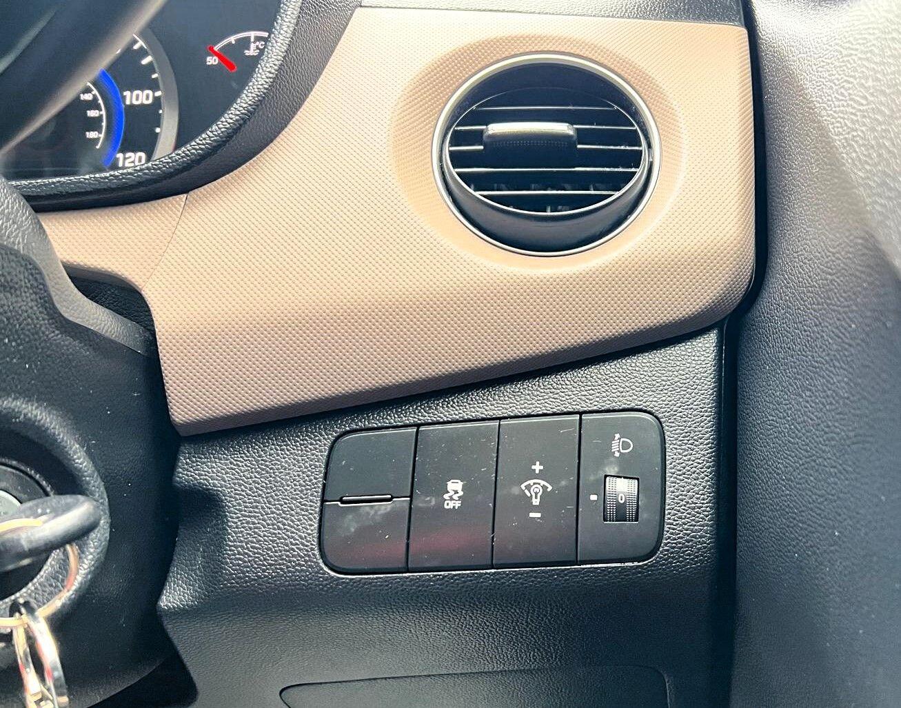 Used Hyundai i10 2016 for sale - 76520166: Photo 32