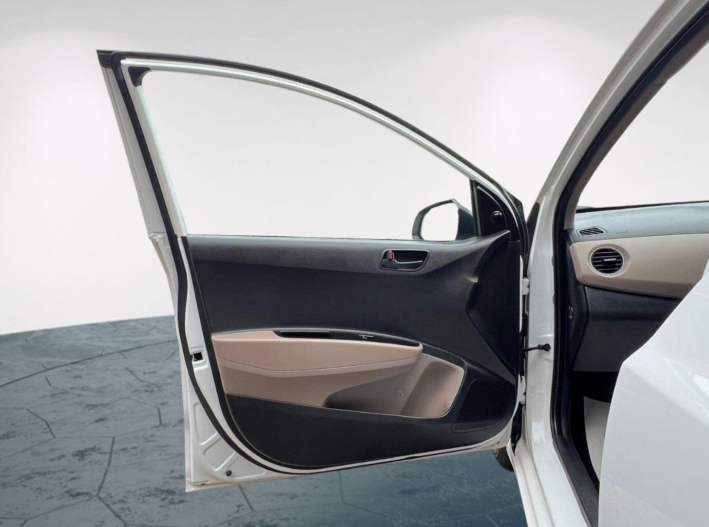 Used Hyundai i10 2016 for sale - 76520166: Photo 39