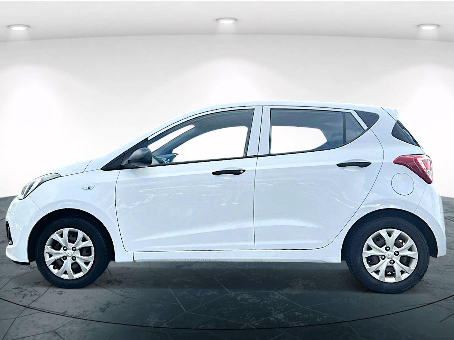 Used Hyundai i10 2016 for sale - 76520166: Photo 8