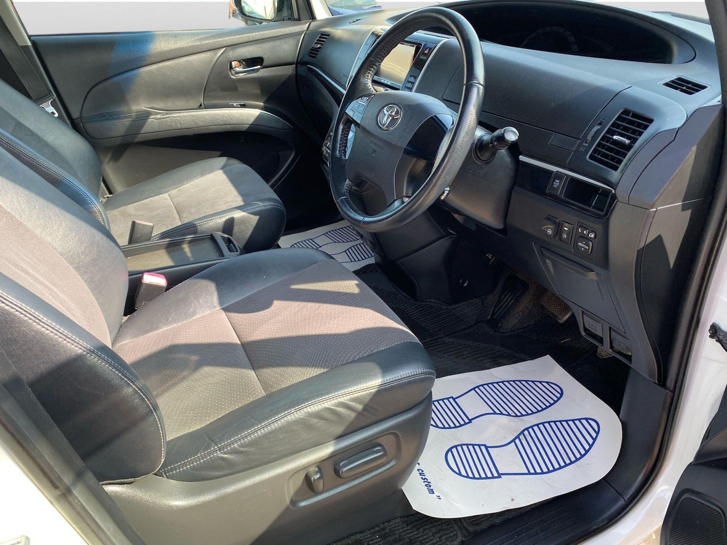 Used Toyota Estima 2023 for sale - 76186870: Photo 12