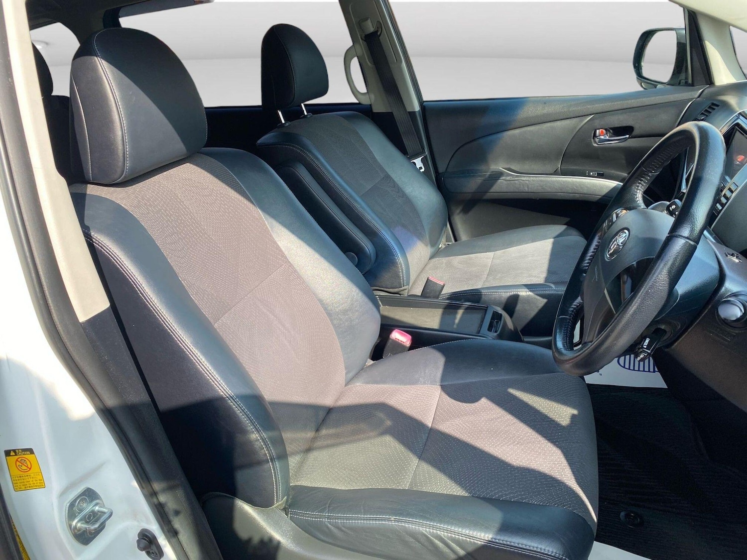 Used Toyota Estima 2023 for sale - 76186870: Photo 13