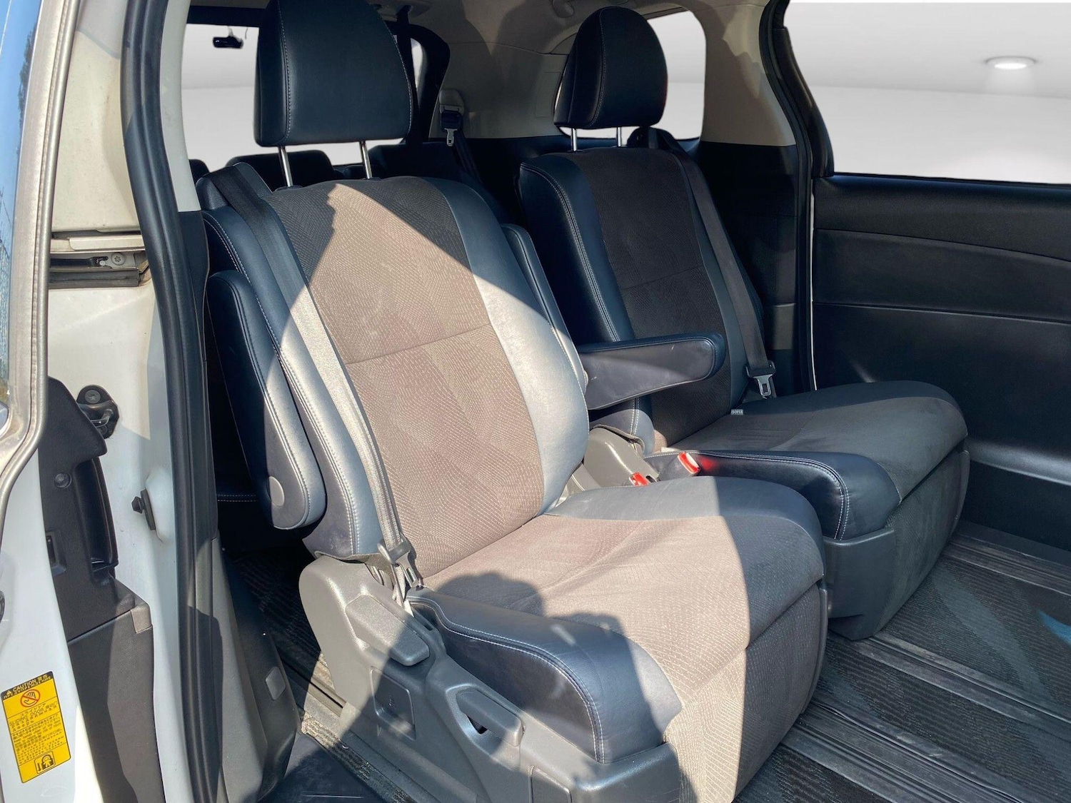 Used Toyota Estima 2023 for sale - 76186870: Photo 14