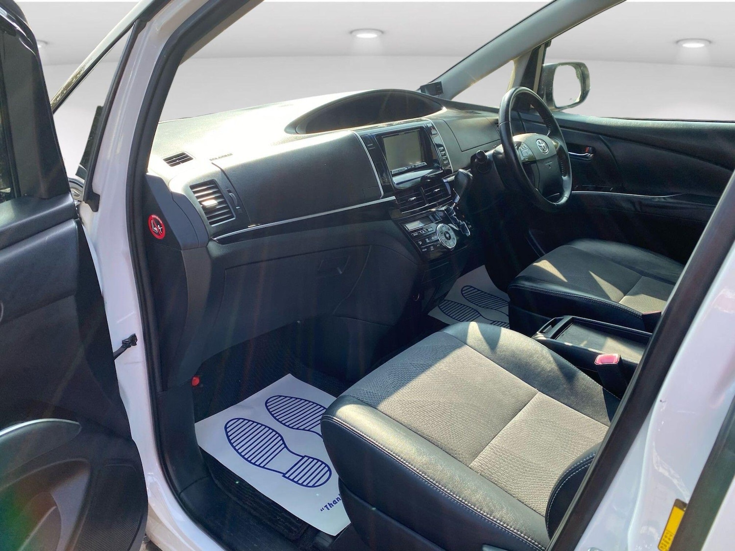 Used Toyota Estima 2023 for sale - 76186870: Photo 17