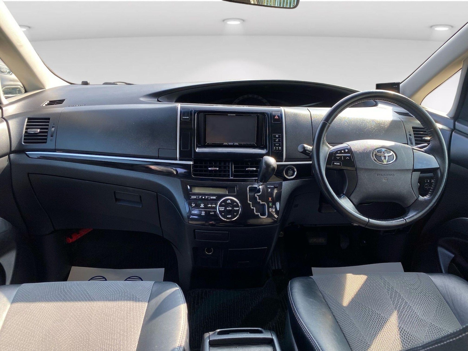 Used Toyota Estima 2023 for sale - 76186870: Photo 24