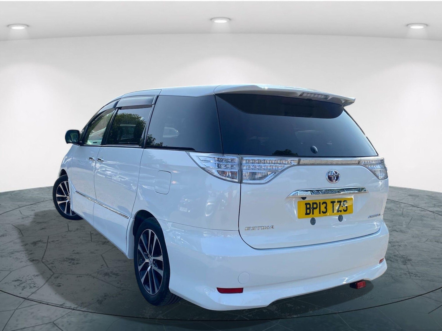 Used Toyota Estima 2023 for sale - 76186870: Photo 7