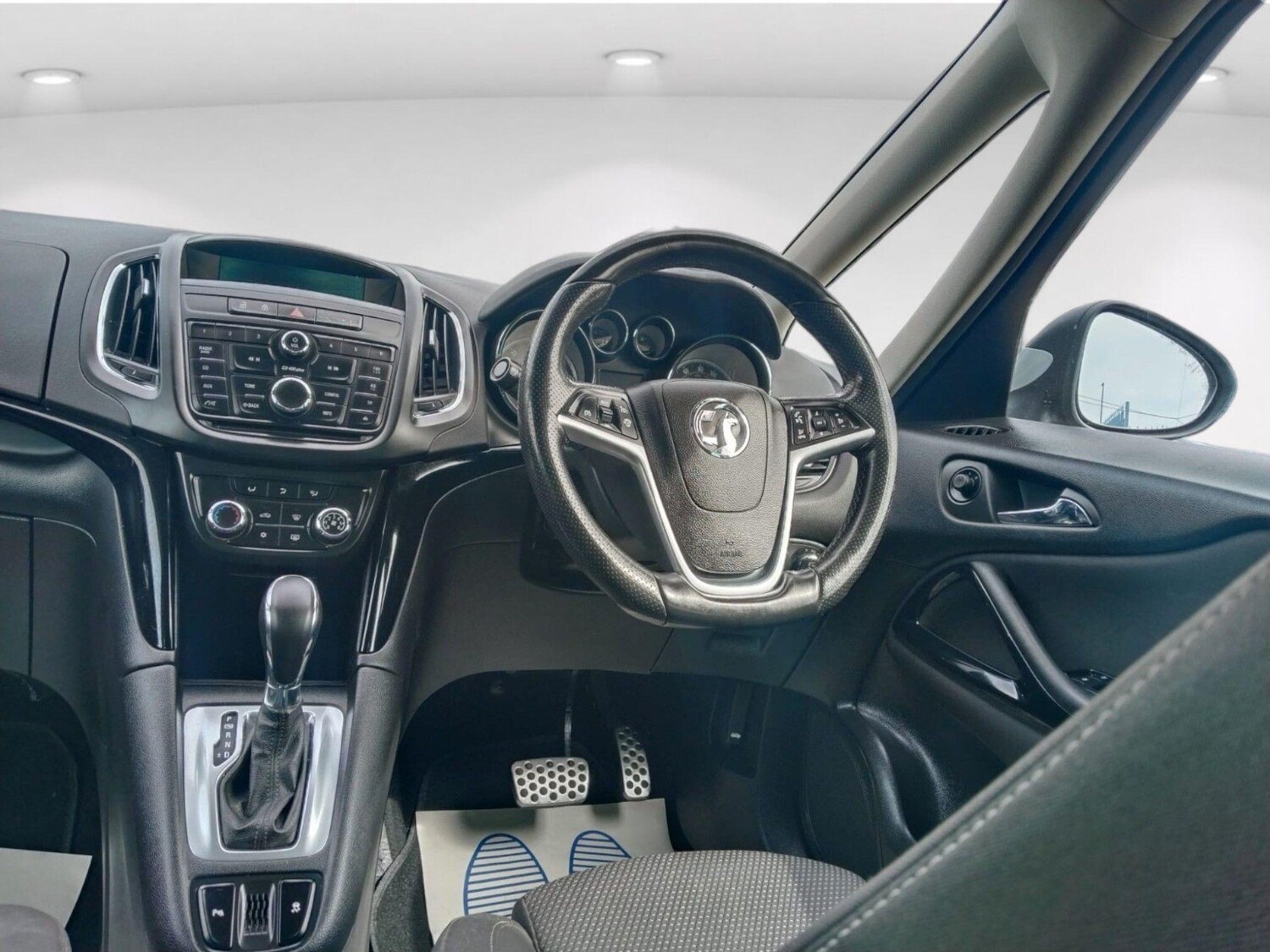 Used Vauxhall Zafira Tourer 2014 for sale - 76186925: Photo 25