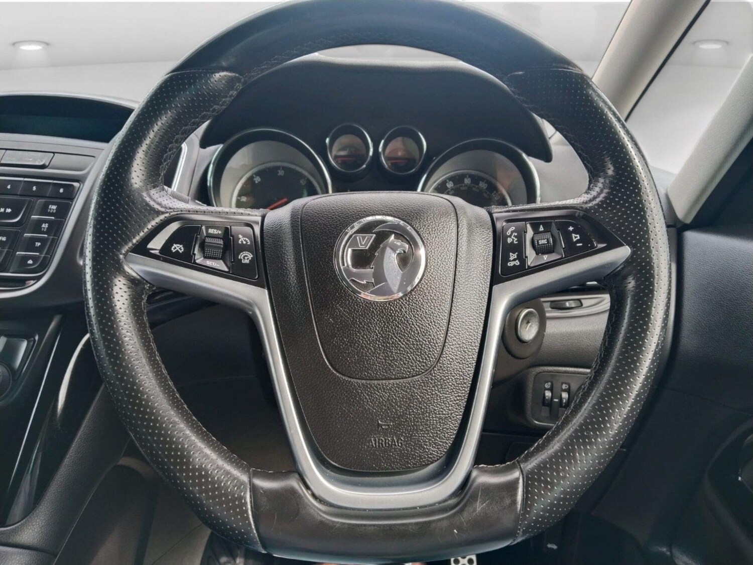 Used Vauxhall Zafira Tourer 2014 for sale - 76186925: Photo 26