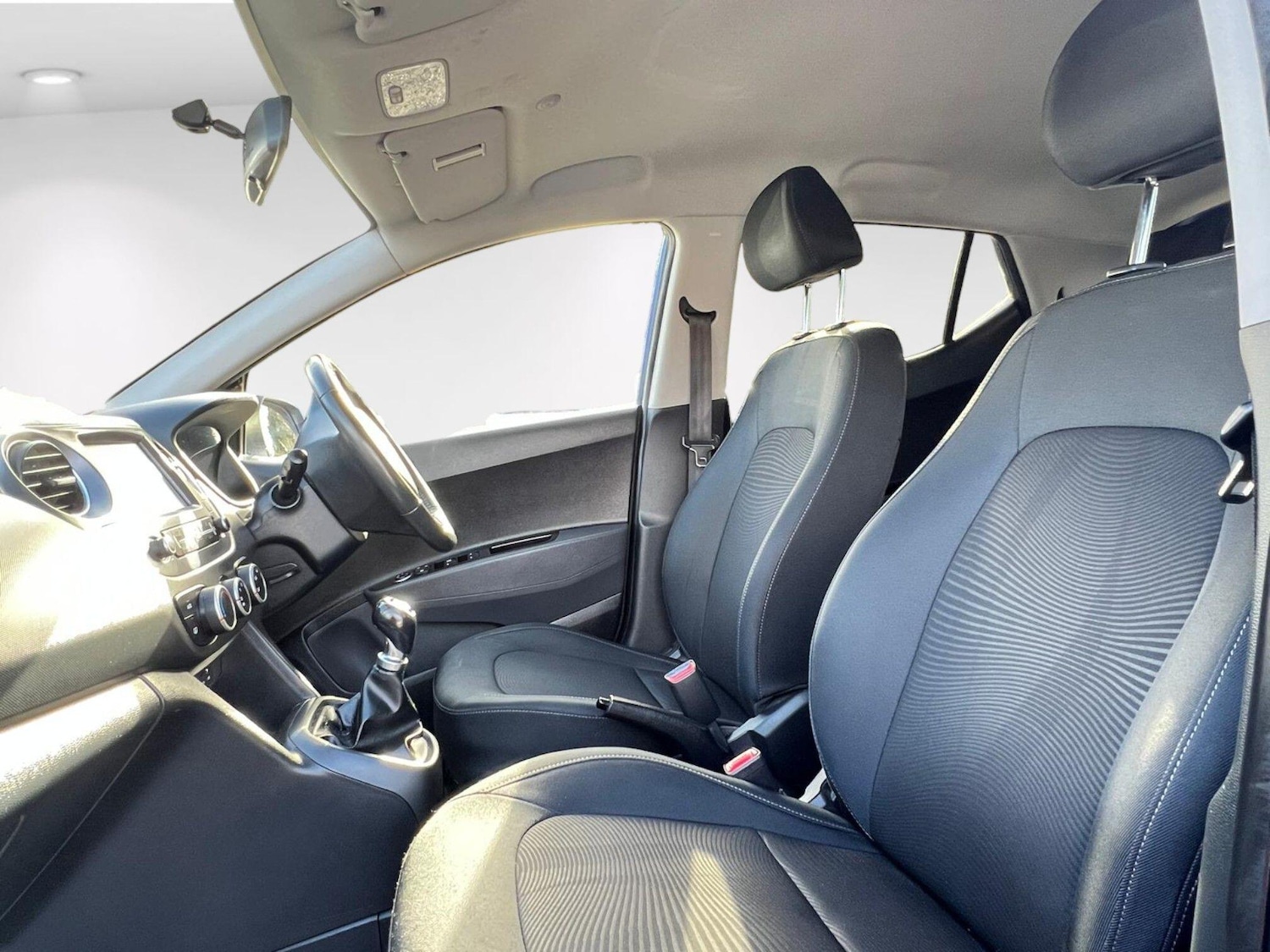 Used Hyundai i10 2020 for sale - 76382797: Photo 18