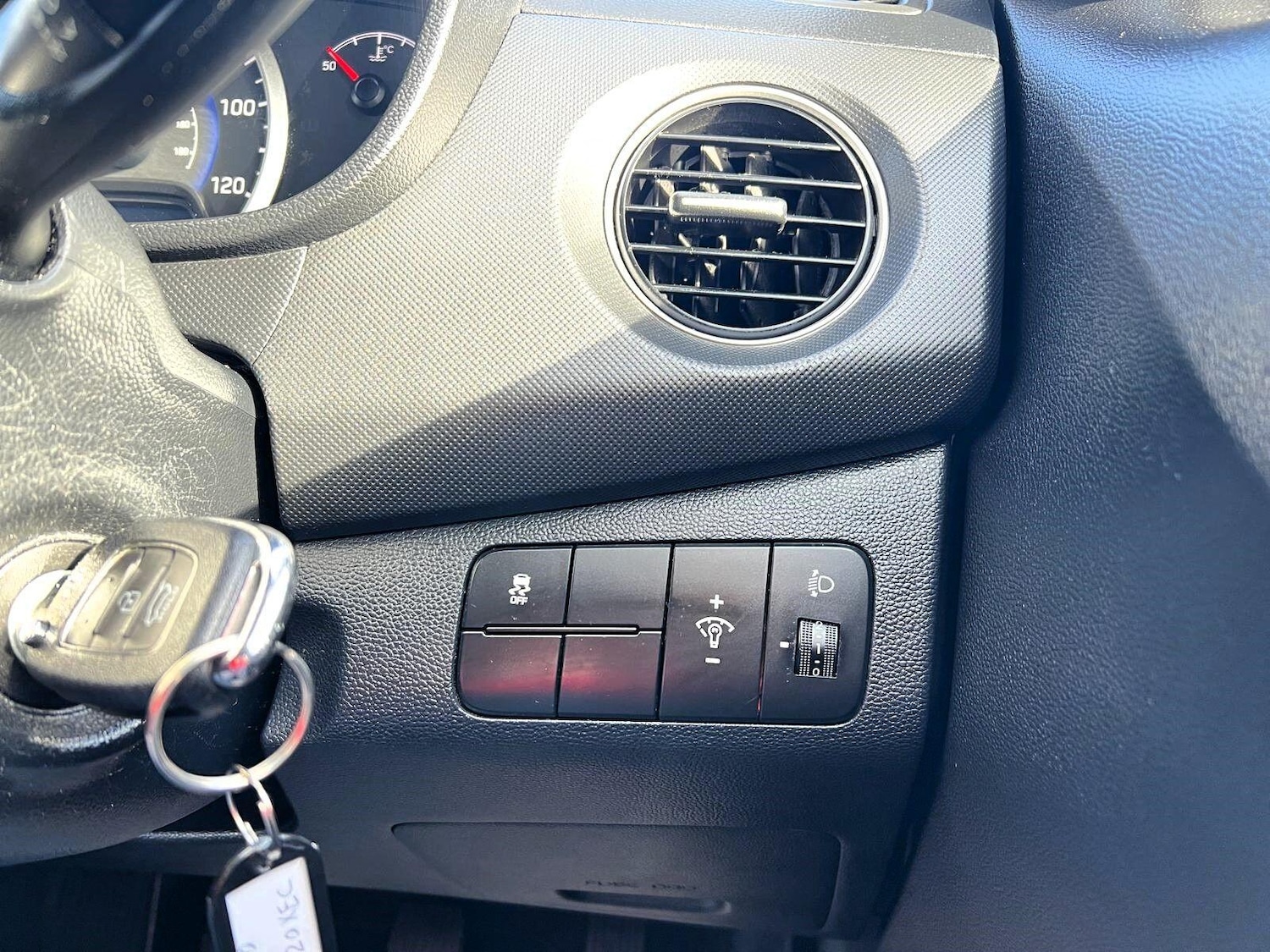 Used Hyundai i10 2020 for sale - 76382797: Photo 31