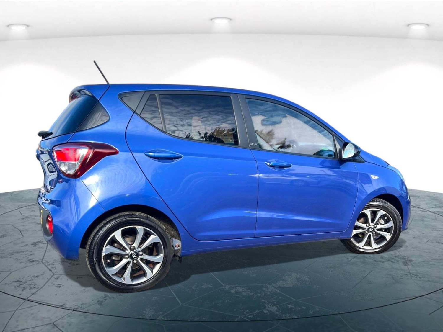 Used Hyundai i10 2020 for sale - 76382797: Photo 4