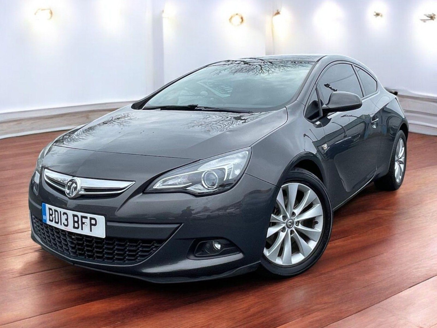 Used Vauxhall Astra 2013 for sale - 76186869: Photo 3