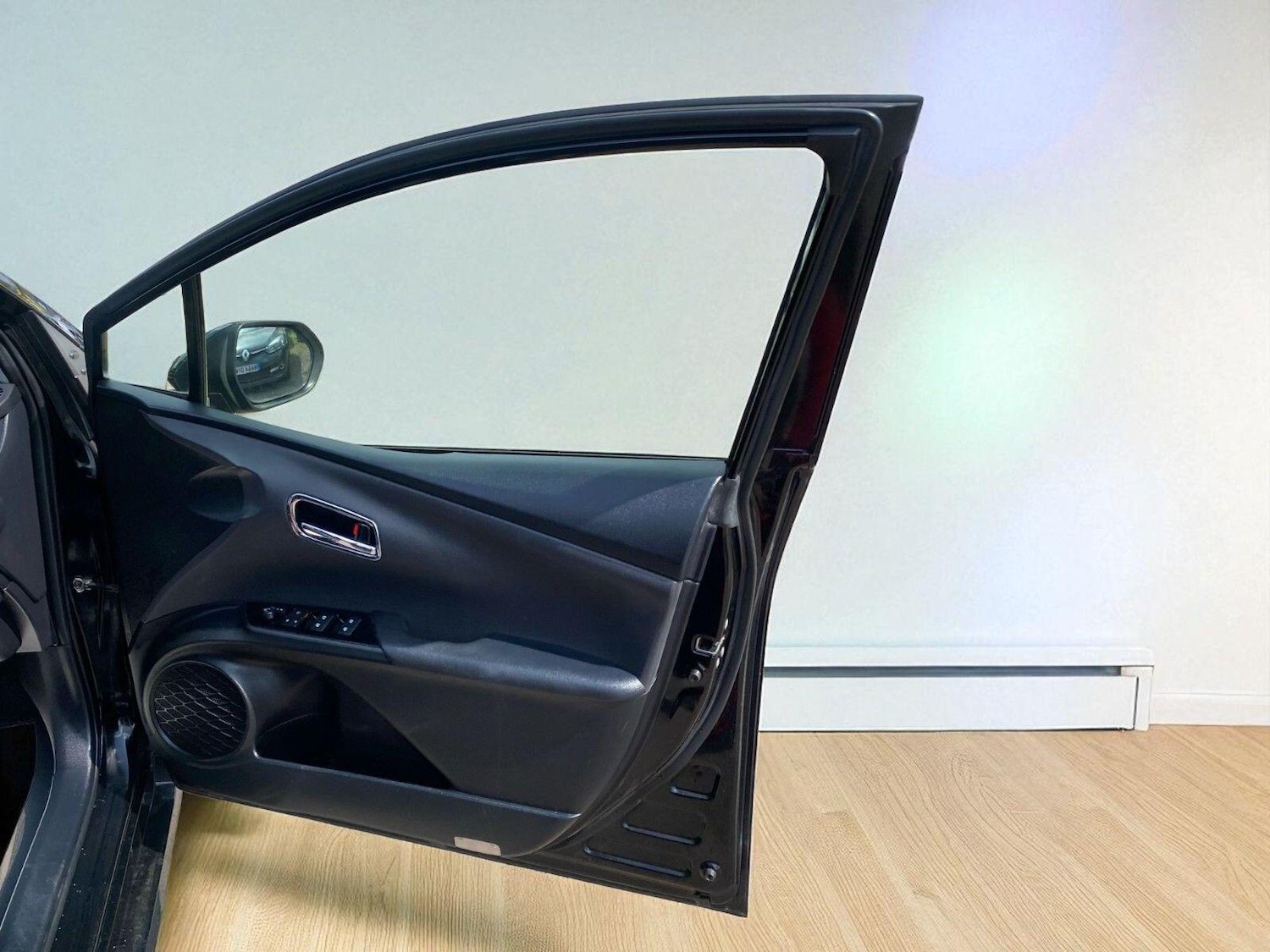 Used Toyota Prius 2025 for sale - 76186891: Photo 18