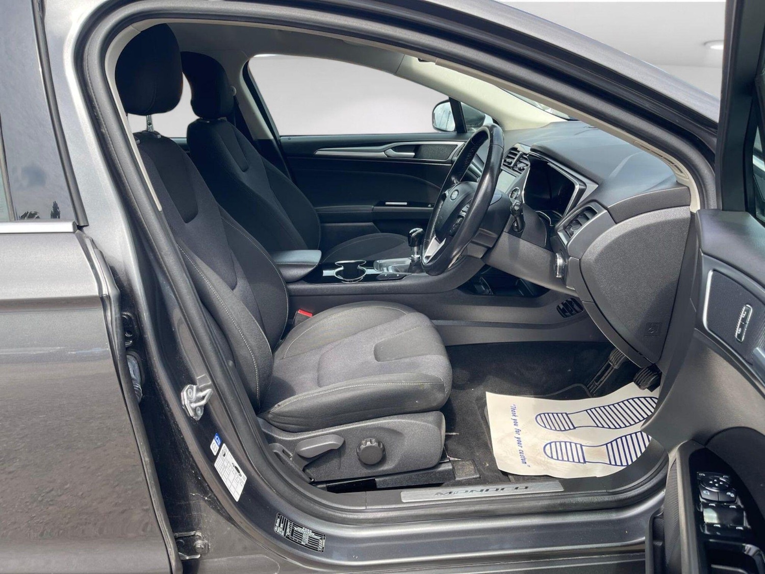 Used Ford Mondeo 2015 for sale - 76609396: Photo 13